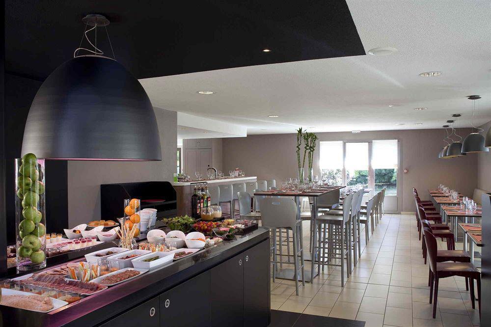Campanile Lyon Ouest Hotel